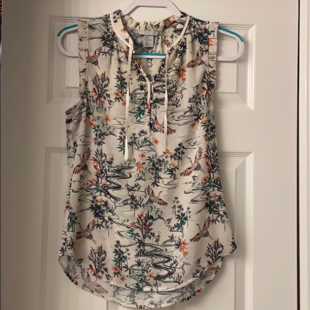 Sleeveless-blouse